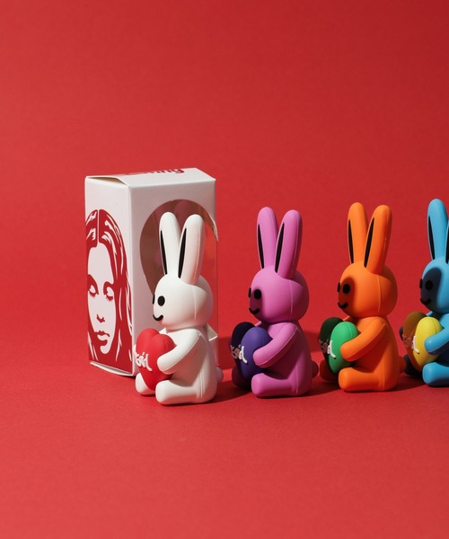 X-girl(エックスガール)の「MILLS LOGO HEART HOLDING BUNNY FIGURE(フィギュア・レディース・ピンク/ホワイト/ブルー/オレンジ・ONE SIZE)」の19枚目の写真