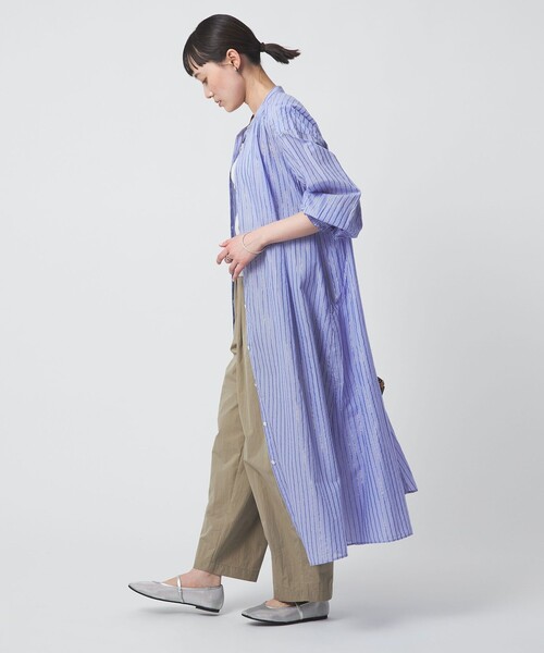 green label relaxing（グリーンレーベルリラクシング）の「ギャザー シャツワンピース（シャツワンピース・レディース・ライトブルー/オフホワイト・FREE）」の9枚目の写真