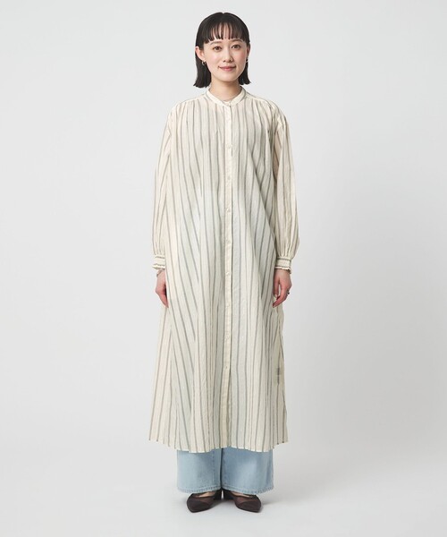 green label relaxing（グリーンレーベルリラクシング）の「ギャザー シャツワンピース（シャツワンピース・レディース・ライトブルー/オフホワイト・FREE）」の11枚目の写真