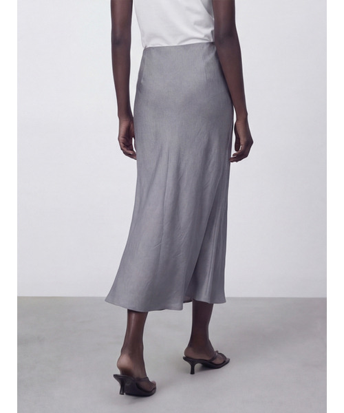 ACUD（アクド）の「Satin A-line Skirt _S.Blue（スカート・レディース・ブルーグレー・MEDIUM/SMALL）」の2枚目の写真
