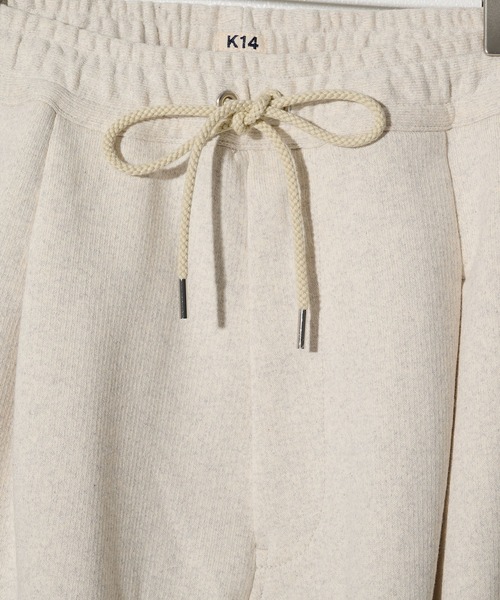 KHOKI(コッキ)の「【KHOKI/コッキ】Pleated Balloon Sweat Shorts(スウェットパンツ・メンズ・ブラック/ナチュラル・1/2)」の13枚目の写真