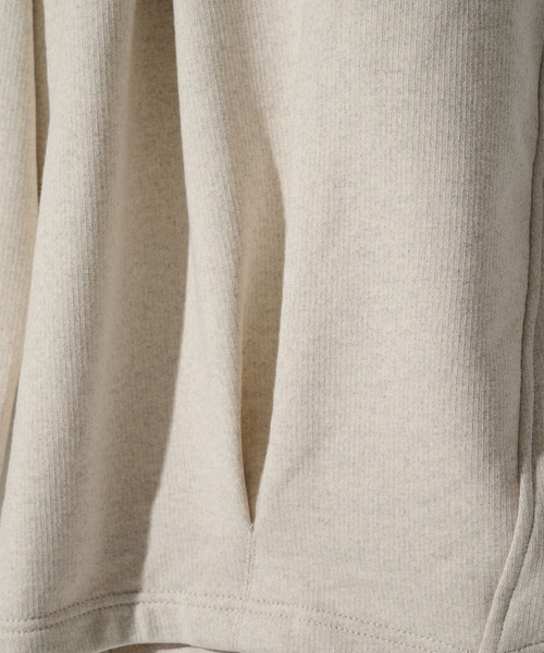 KHOKI(コッキ)の「【KHOKI/コッキ】Pleated Balloon Sweat Shorts(スウェットパンツ・メンズ・ブラック/ナチュラル・1/2)」の10枚目の写真