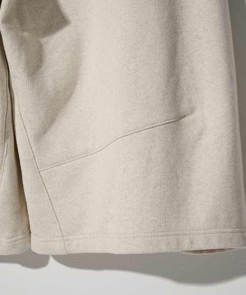 KHOKI(コッキ)の「【KHOKI/コッキ】Pleated Balloon Sweat Shorts(スウェットパンツ・メンズ・ブラック/ナチュラル・1/2)」の12枚目の写真