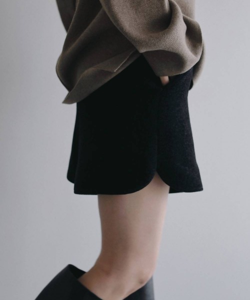anuke(アンヌーク)の「anuke Velour Short Pants ベロアショートパンツ/62620710(その他パンツ・レディース・ブラック・36)」の3枚目の写真