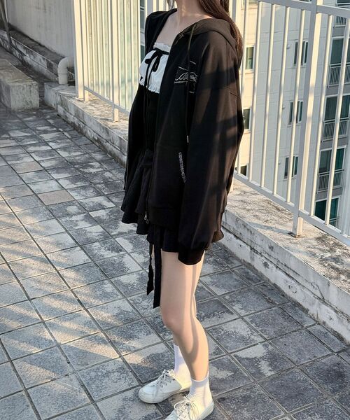 ALKI ALKA(アルキアルカ)の「Nostalgia Hoodie Zip-Up (Black)(パーカー・レディース・ブラック・LARGE/MEDIUM)」の10枚目の写真