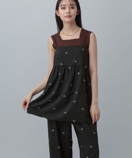 GLOBAL WORK（グローバルワーク）の「MATINEE LINE/フラワー刺繍キャミチュニック/646658（その他トップス・レディース・ブラック/ダークブラウン・MEDIUM/LARGE）」の2枚目の写真
