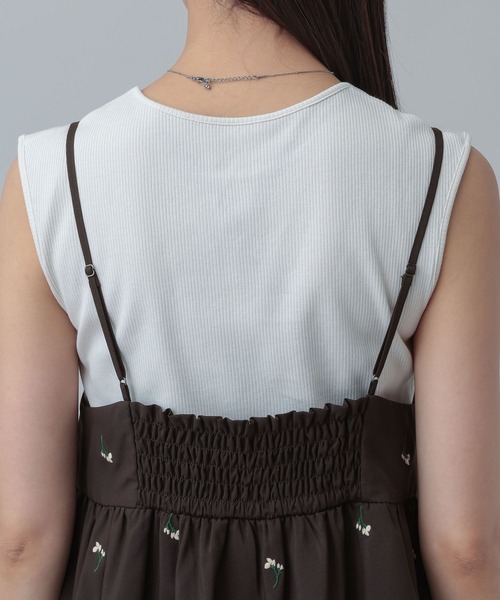 GLOBAL WORK（グローバルワーク）の「MATINEE LINE/フラワー刺繍キャミチュニック/646658（その他トップス・レディース・ブラック/ダークブラウン・MEDIUM/LARGE）」の7枚目の写真