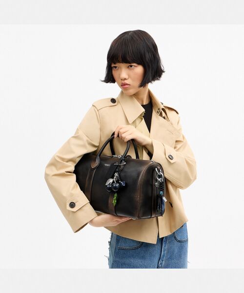 COACH（コーチ）の「コンパス バッグ 35・ラブド レザー・チャーム（ドラムバッグ・メンズ・ブラック系その他・ONE）」の3枚目の写真