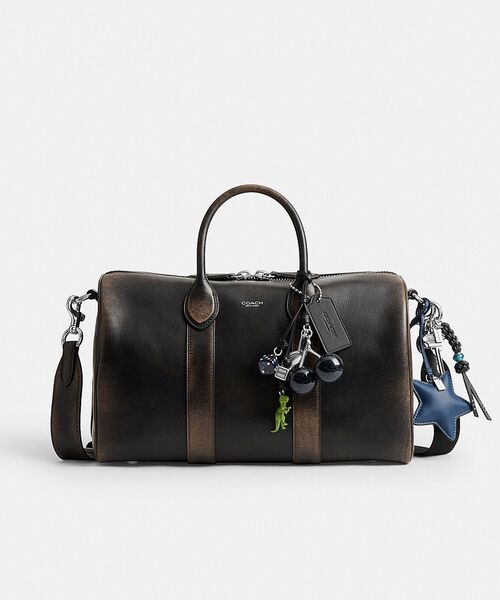 COACH（コーチ）の「コンパス バッグ 35・ラブド レザー・チャーム（ドラムバッグ・メンズ・ブラック系その他・ONE）」の4枚目の写真