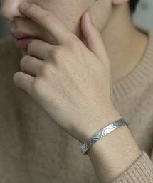 UP START（アップスタート）の「ステンレス槌目加工メタルバングル（ブレスレット）」