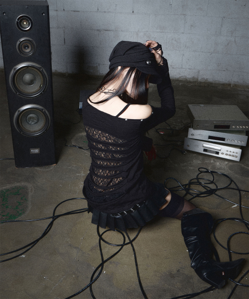 NOT KNOWING（ノットノーイング）の「Destroyed Back Lace Top (BLACK)（Tシャツ/カットソー・レディース・その他・FREE）」の3枚目の写真