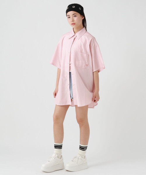 repipi armario(レピピ アルマリオ)の「ストライプBIGシャツ(シャツ/ブラウス・キッズ・ブラック/ピンク/サックスブルー・MEDIUM/LARGE)」の9枚目の写真