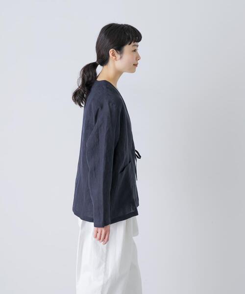 かぐれ（カグレ）の「リネンカシュクールカーディガンジャケット（ノーカラージャケット・レディース・ネイビー/ナチュラル・FREE）」の13枚目の写真