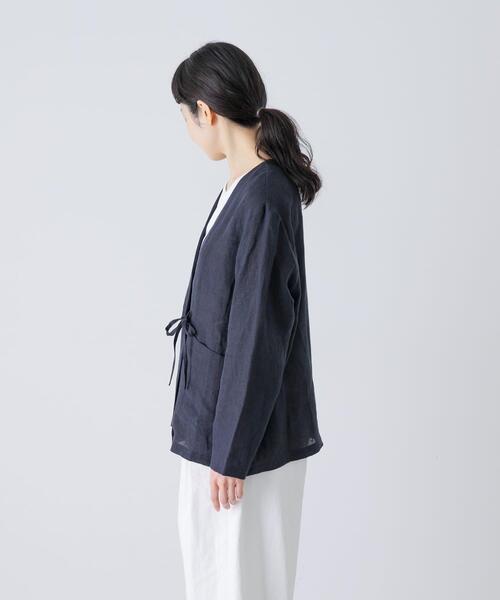 かぐれ（カグレ）の「リネンカシュクールカーディガンジャケット（ノーカラージャケット・レディース・ネイビー/ナチュラル・FREE）」の17枚目の写真