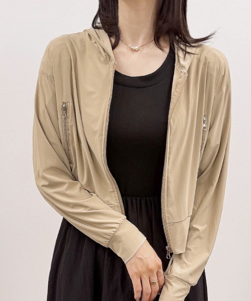 CLOTHY(クロシィ)の「【ひんやり、日差しをシャットアウト】接触冷感ショートジップパーカー(パーカー・レディース・グレー/ホワイト/ベージュ・MEDIUM/LARGE)」の18枚目の写真