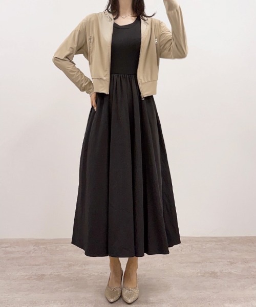 CLOTHY(クロシィ)の「【ひんやり、日差しをシャットアウト】接触冷感ショートジップパーカー(パーカー・レディース・グレー/ホワイト/ベージュ・MEDIUM/LARGE)」の21枚目の写真