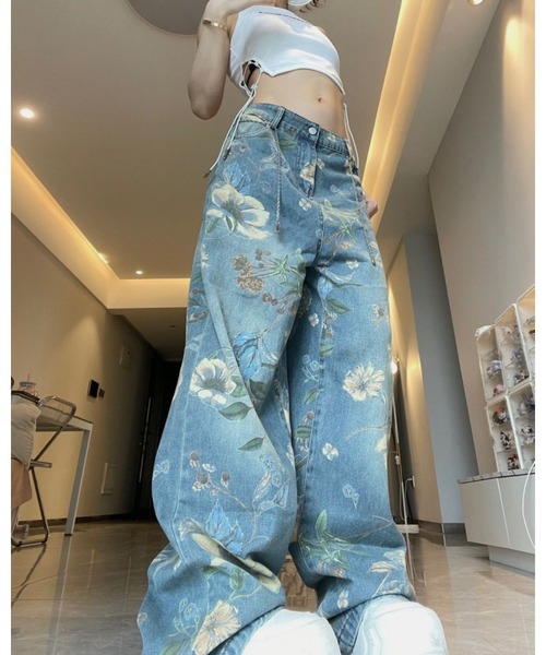 CHEER(チアー)の「花柄プリントハイウエストワイドデニムパンツ(デニムパンツ・レディース・ブルー・L)」の1枚目の写真