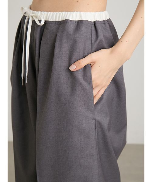 MIESROHE(ミースロエ)の「ウォッシャブルスーツパンツ(その他パンツ・レディース・ブラック/ベージュ/グレー・0/1)」の18枚目の写真