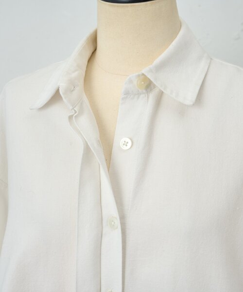 LIVETART(リヴェタート)の「《KHADI&CO》比翼コットンシャツ(シャツ/ブラウス・レディース・ホワイト・MEDIUM)」の7枚目の写真