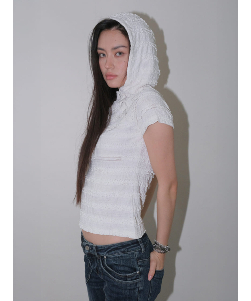 ORDINARY HOLIDAY（オーディナリー ホリデー）の「FRILL HOODIE [IVORY]（Tシャツ/カットソー・レディース・その他・FREE）」の2枚目の写真