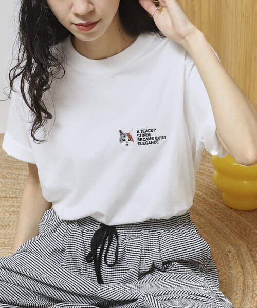 Firsthand(ファーストハンド)の「Firsthand/ファーストハンド オーガニックコットン ワンポイント アニマル 刺繍 Tシャツ(Tシャツ/カットソー・レディース・チャコールグレー/ブラウン/ホワイト・FREE)」の1枚目の写真