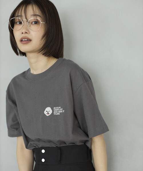 Firsthand(ファーストハンド)の「Firsthand/ファーストハンド オーガニックコットン ワンポイント アニマル 刺繍 Tシャツ(Tシャツ/カットソー・レディース・チャコールグレー/ブラウン/ホワイト・FREE)」の7枚目の写真