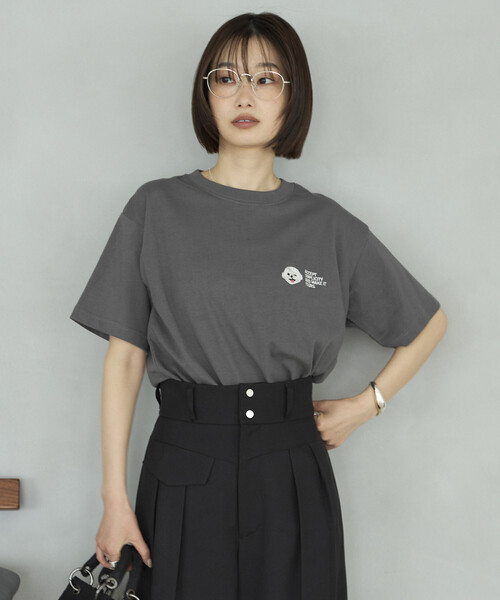 Firsthand(ファーストハンド)の「Firsthand/ファーストハンド オーガニックコットン ワンポイント アニマル 刺繍 Tシャツ(Tシャツ/カットソー・レディース・チャコールグレー/ブラウン/ホワイト・FREE)」の10枚目の写真
