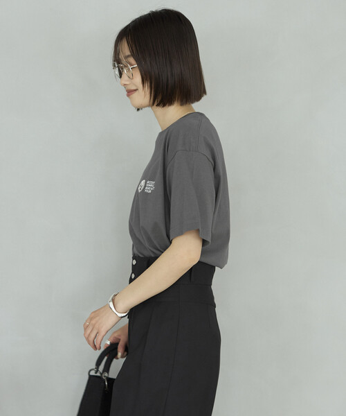 Firsthand(ファーストハンド)の「Firsthand/ファーストハンド オーガニックコットン ワンポイント アニマル 刺繍 Tシャツ(Tシャツ/カットソー・レディース・チャコールグレー/ブラウン/ホワイト・FREE)」の12枚目の写真