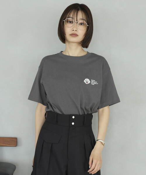 Firsthand(ファーストハンド)の「Firsthand/ファーストハンド オーガニックコットン ワンポイント アニマル 刺繍 Tシャツ(Tシャツ/カットソー・レディース・チャコールグレー/ブラウン/ホワイト・FREE)」の15枚目の写真