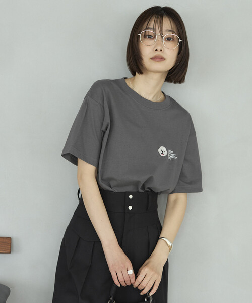 Firsthand(ファーストハンド)の「Firsthand/ファーストハンド オーガニックコットン ワンポイント アニマル 刺繍 Tシャツ(Tシャツ/カットソー・レディース・チャコールグレー/ブラウン/ホワイト・FREE)」の17枚目の写真