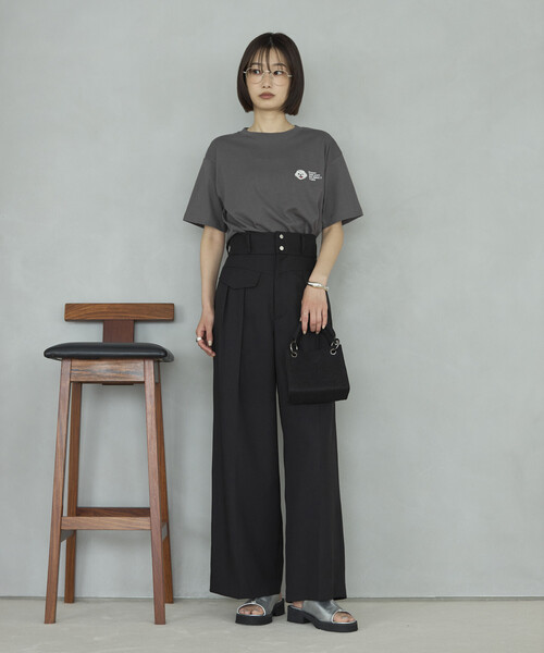 Firsthand(ファーストハンド)の「Firsthand/ファーストハンド オーガニックコットン ワンポイント アニマル 刺繍 Tシャツ(Tシャツ/カットソー・レディース・チャコールグレー/ブラウン/ホワイト・FREE)」の19枚目の写真