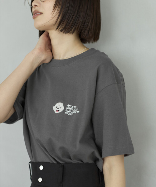 Firsthand(ファーストハンド)の「Firsthand/ファーストハンド オーガニックコットン ワンポイント アニマル 刺繍 Tシャツ(Tシャツ/カットソー・レディース・チャコールグレー/ブラウン/ホワイト・FREE)」の2枚目の写真