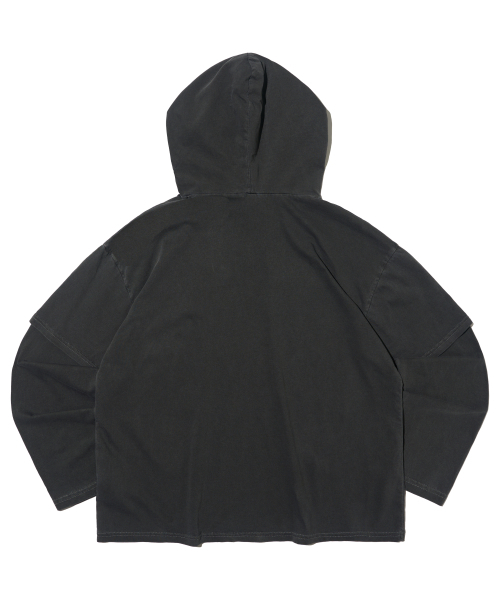 OTHERFITS(アザーフィッツ)の「ピグメントレイヤードフードクロップロングスリーブ(チャコール)(Tシャツ/カットソー・メンズ・その他・FREE)」の2枚目の写真