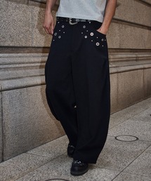 kutir（クティール）の「EYELET STUDS DESIGN SWEAT CURVE PANTS／ハトメスタッズデザインスウェットカーブパンツ（スウェットパンツ）」