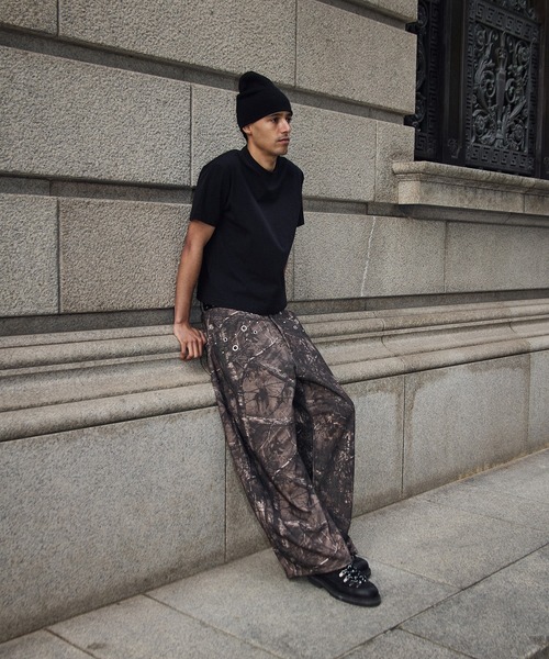kutir(クティール)の「EYELET STUDS DESIGN SWEAT CURVE PANTS/ハトメスタッズデザインスウェットカーブパンツ(スウェットパンツ・メンズ・杢グレー/ブラウン/ブラック・SMALL/MEDIUM/LARGE)」の8枚目の写真