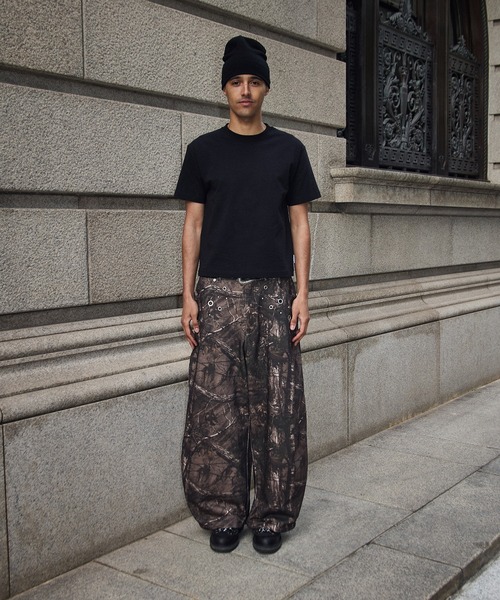 kutir(クティール)の「EYELET STUDS DESIGN SWEAT CURVE PANTS/ハトメスタッズデザインスウェットカーブパンツ(スウェットパンツ・メンズ・杢グレー/ブラウン/ブラック・SMALL/MEDIUM/LARGE)」の11枚目の写真