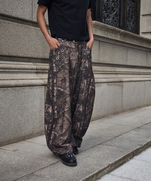 kutir(クティール)の「EYELET STUDS DESIGN SWEAT CURVE PANTS/ハトメスタッズデザインスウェットカーブパンツ(スウェットパンツ・メンズ・杢グレー/ブラウン/ブラック・SMALL/MEDIUM/LARGE)」の14枚目の写真