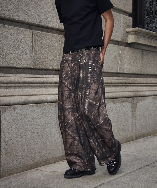 kutir(クティール)の「EYELET STUDS DESIGN SWEAT CURVE PANTS/ハトメスタッズデザインスウェットカーブパンツ(スウェットパンツ・メンズ・杢グレー/ブラウン/ブラック・SMALL/MEDIUM/LARGE)」の13枚目の写真