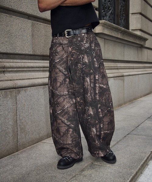 kutir(クティール)の「EYELET STUDS DESIGN SWEAT CURVE PANTS/ハトメスタッズデザインスウェットカーブパンツ(スウェットパンツ・メンズ・杢グレー/ブラウン/ブラック・SMALL/MEDIUM/LARGE)」の15枚目の写真
