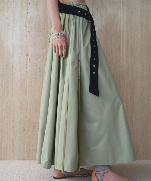SOEMIN(ソミン)の「Long flared skirt/ロングフレアスカート(スカート・レディース・ブラック/カーキ・FREE)」の3枚目の写真