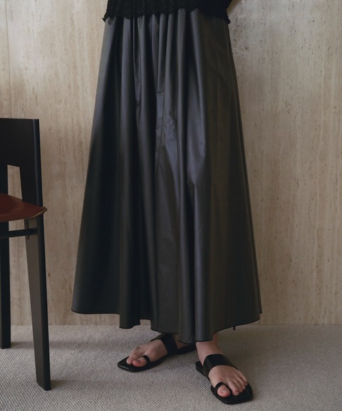 SOEMIN(ソミン)の「Long flared skirt/ロングフレアスカート(スカート・レディース・ブラック/カーキ・FREE)」の9枚目の写真