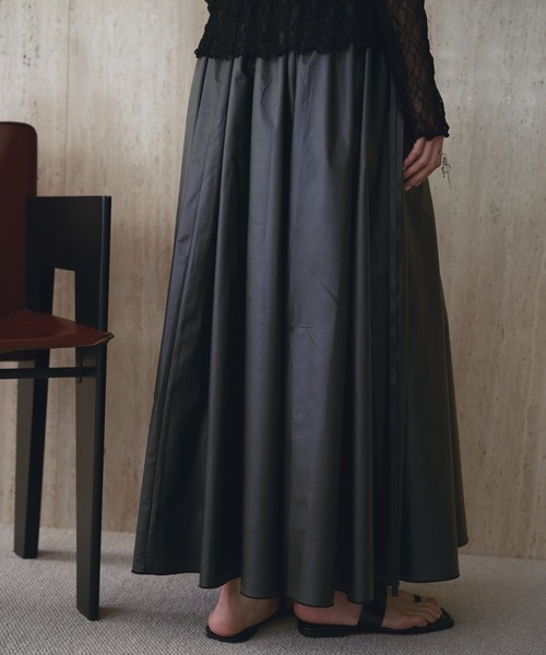 SOEMIN(ソミン)の「Long flared skirt/ロングフレアスカート(スカート・レディース・ブラック/カーキ・FREE)」の11枚目の写真