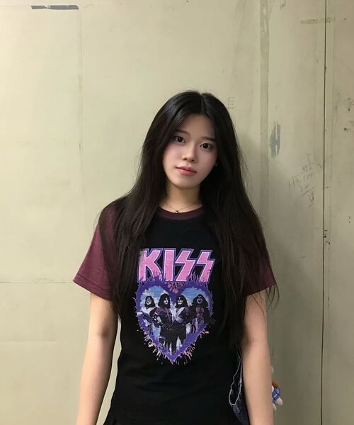 MAINBOOTH（メインブース）の「[KISS] ウーマンハートTシャツ（ダストピンク）（Tシャツ/カットソー・レディース・その他・1/2）」の2枚目の写真
