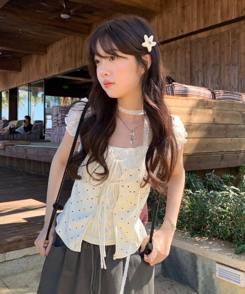 Ritzy(リッツィー)の「ドット柄レースストラップ前紐絞りTシャツ(Tシャツ/カットソー・レディース・ベージュ・M/S/L)」の8枚目の写真