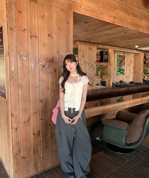 Ritzy(リッツィー)の「ドット柄レースストラップ前紐絞りTシャツ(Tシャツ/カットソー・レディース・ベージュ・M/S/L)」の12枚目の写真
