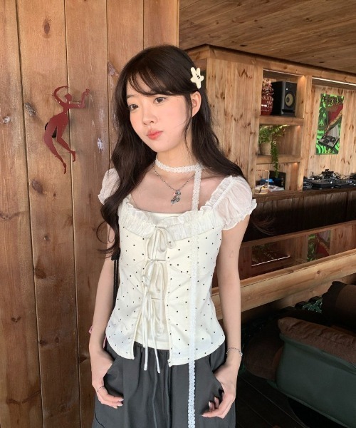 Ritzy(リッツィー)の「ドット柄レースストラップ前紐絞りTシャツ(Tシャツ/カットソー・レディース・ベージュ・M/S/L)」の13枚目の写真