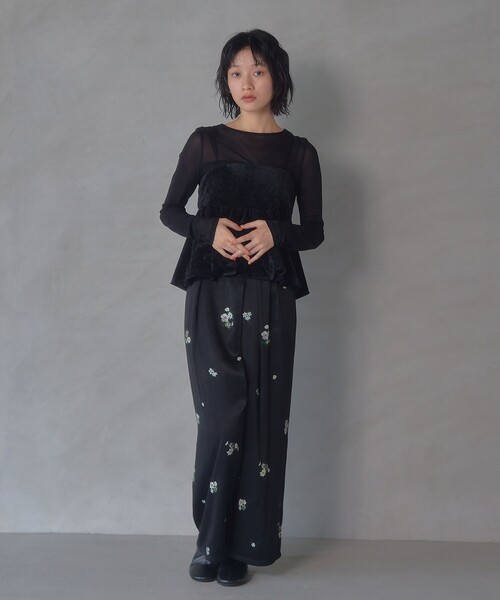 EMMEL REFINES(エメルリファインズ)の「<EMMEL REFINES>EM フラワープリント ラップライク パンツ(その他パンツ・レディース・マスタード/ブラック・S/M)」の5枚目の写真