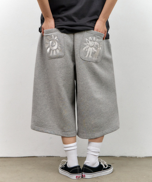 URBANSTOFF(アーバンストッフ)の「ロウサンアートワーク バミューダスウェットパンツ(メランジ)(その他パンツ・レディース・その他・MEDIUM/LARGE)」の1枚目の写真
