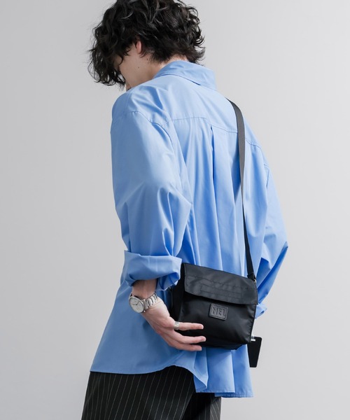 MEI(メイ)の「MEI メイ MINI SHOULDER ミニショルダーフラップバッグ(ショルダーバッグ・メンズ・ブラック・FREE)」の4枚目の写真