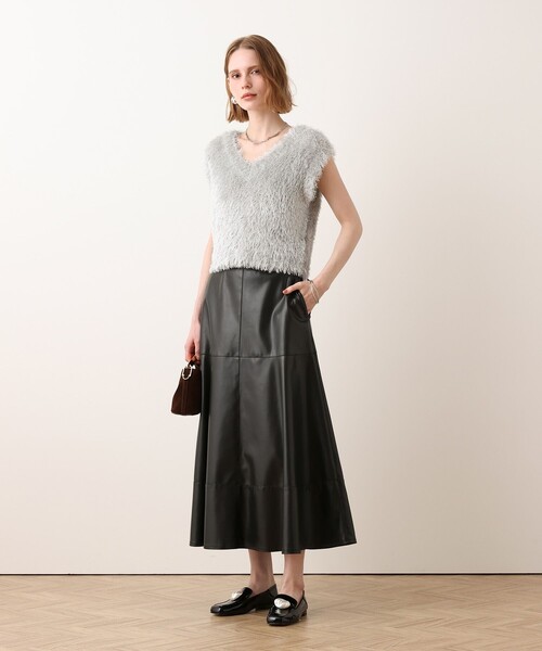 allureville（アルアバイル）の「フェイクレザーフレアスカート（スカート・レディース・ブラック・2/1）」の12枚目の写真